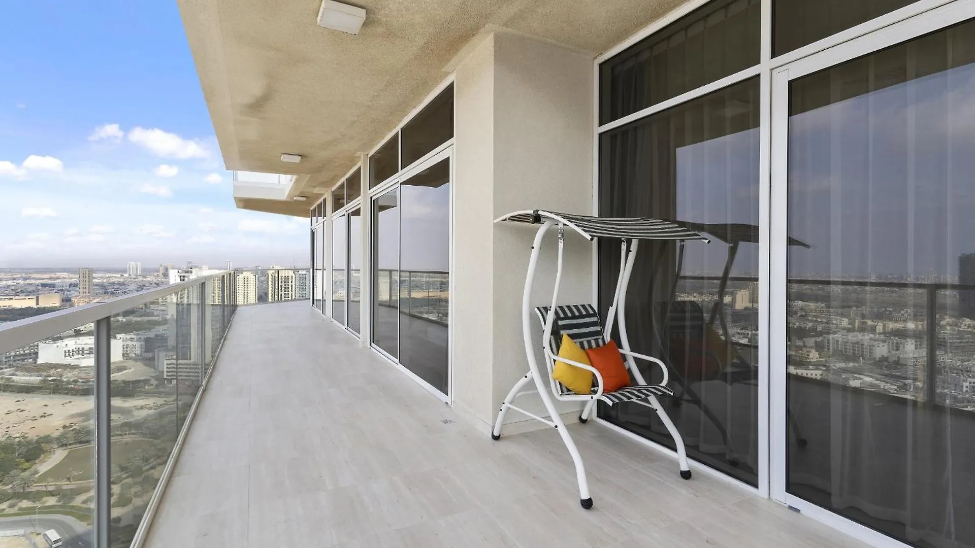 Vayk - Luminous 4-Bedroom Penthouse With A Generous Terrace Dubai 0*,  United Arab Emirates