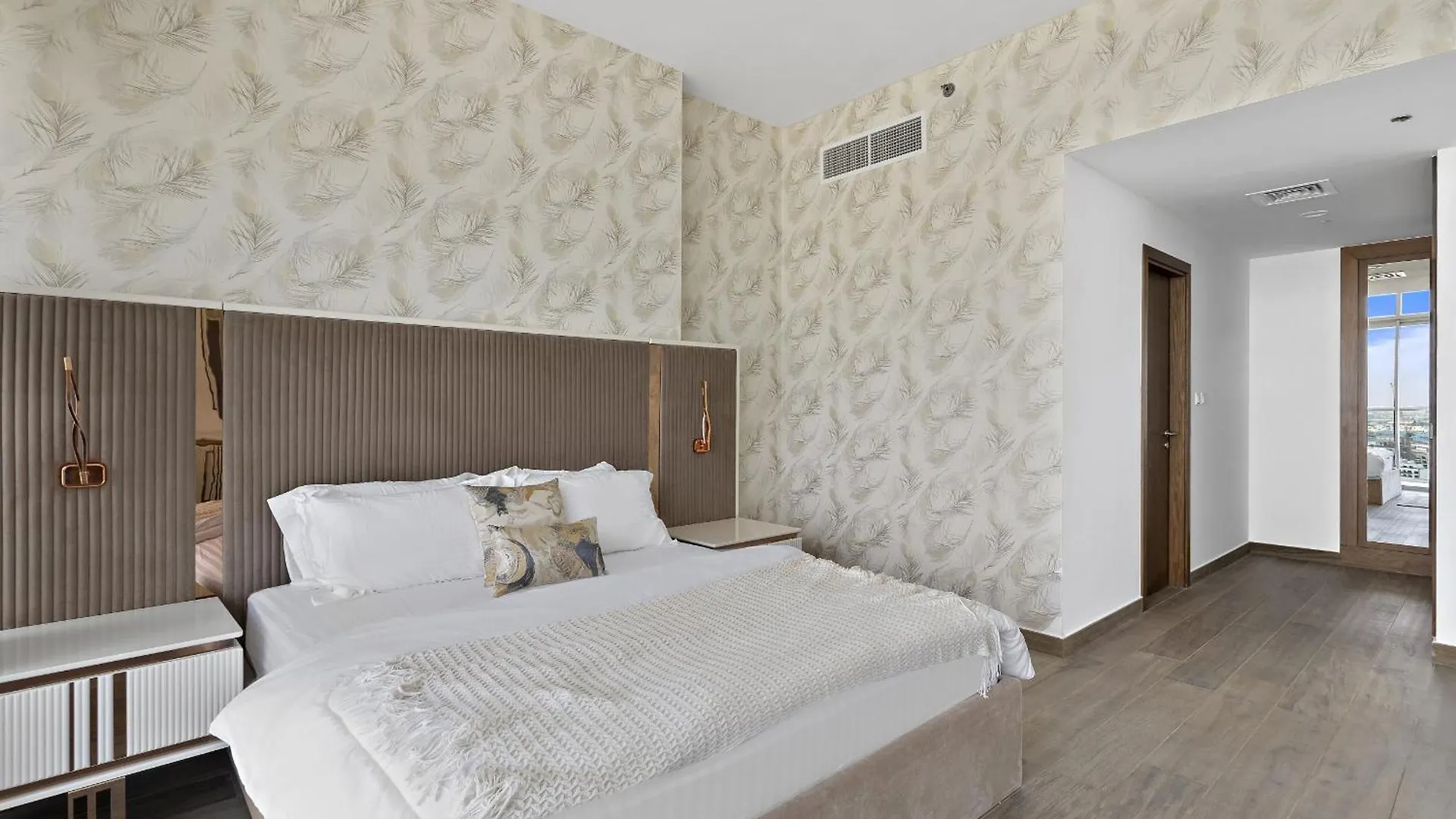Vayk - Luminous 4-Bedroom Penthouse With A Generous Terrace Dubai United Arab Emirates