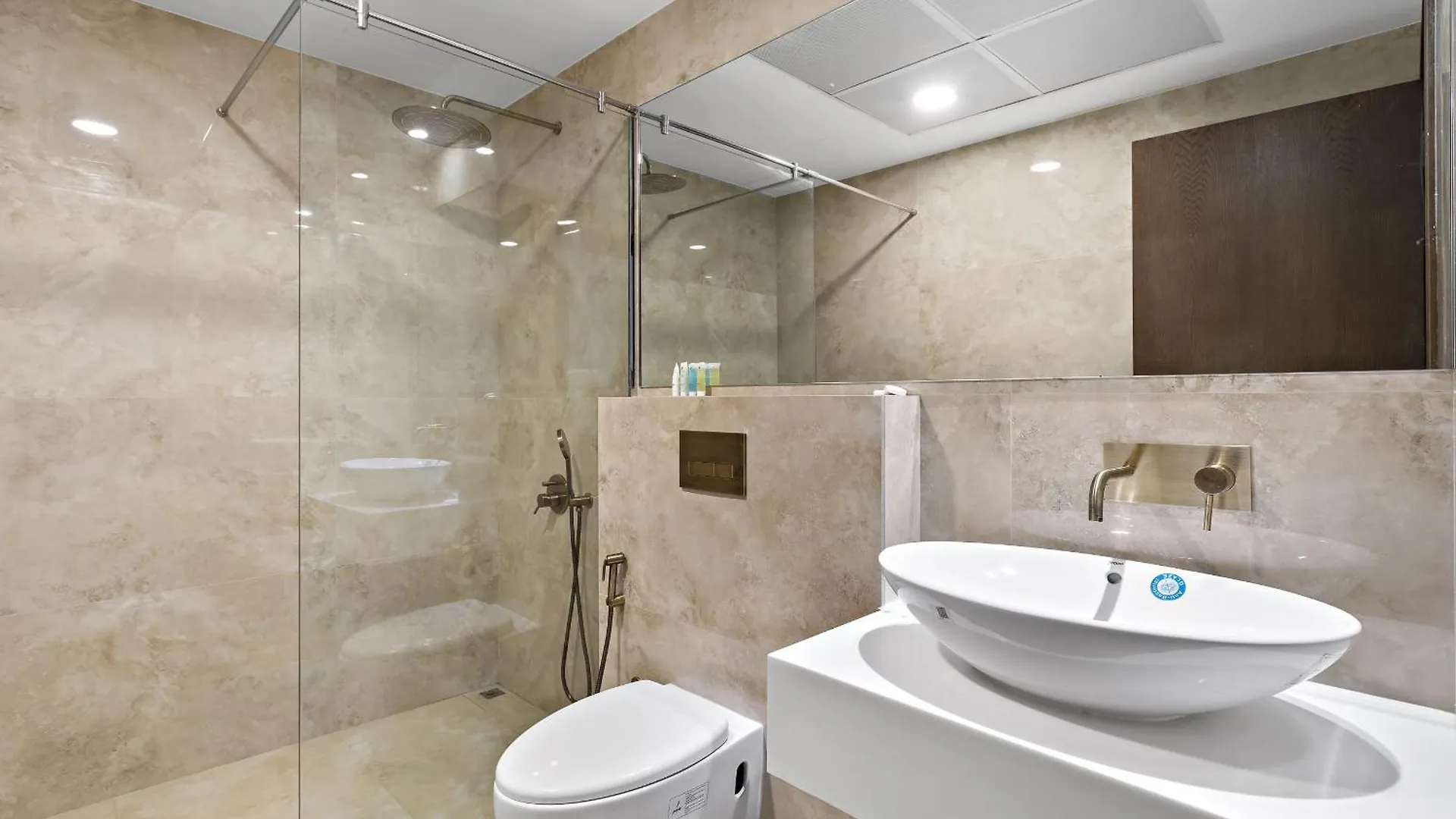 Vayk - Luminous 4-Bedroom Penthouse With A Generous Terrace Dubai Apartment